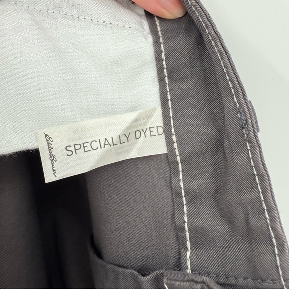 Eddie Bauer Women's Willit Stretch Legend Wash Shorts in Carbon 10 Petite - Picture 9 of 12